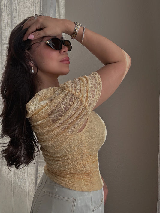 aurora lace statement top encaje off shoulder elegante