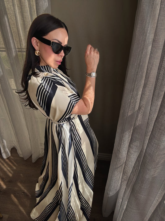 milan stripe dress vestido fluido con cinturón y broche flor