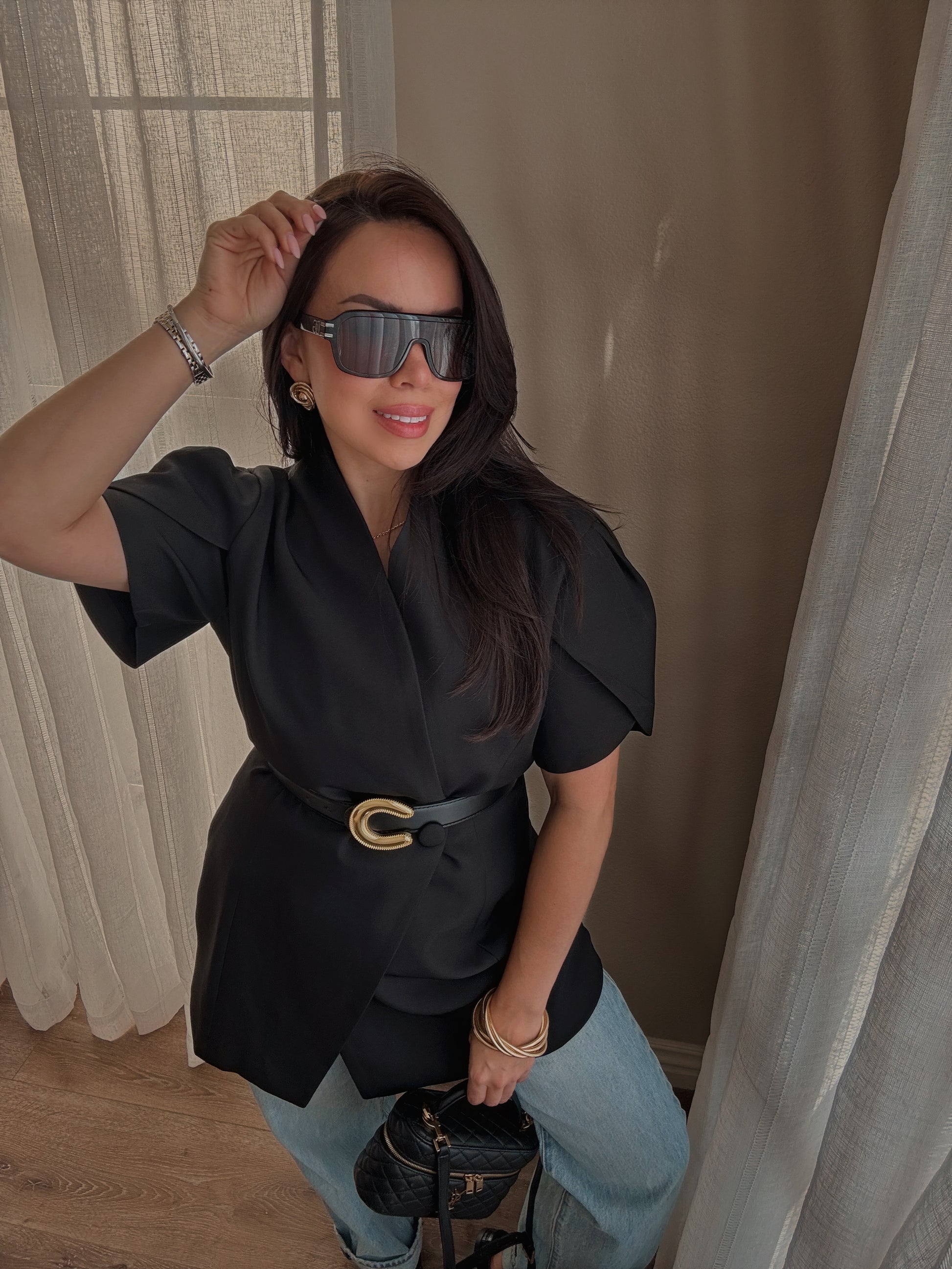 blazer negro mujer con cinturón elegante estructurado