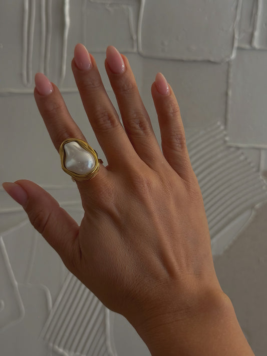 Classic Pearl Ring